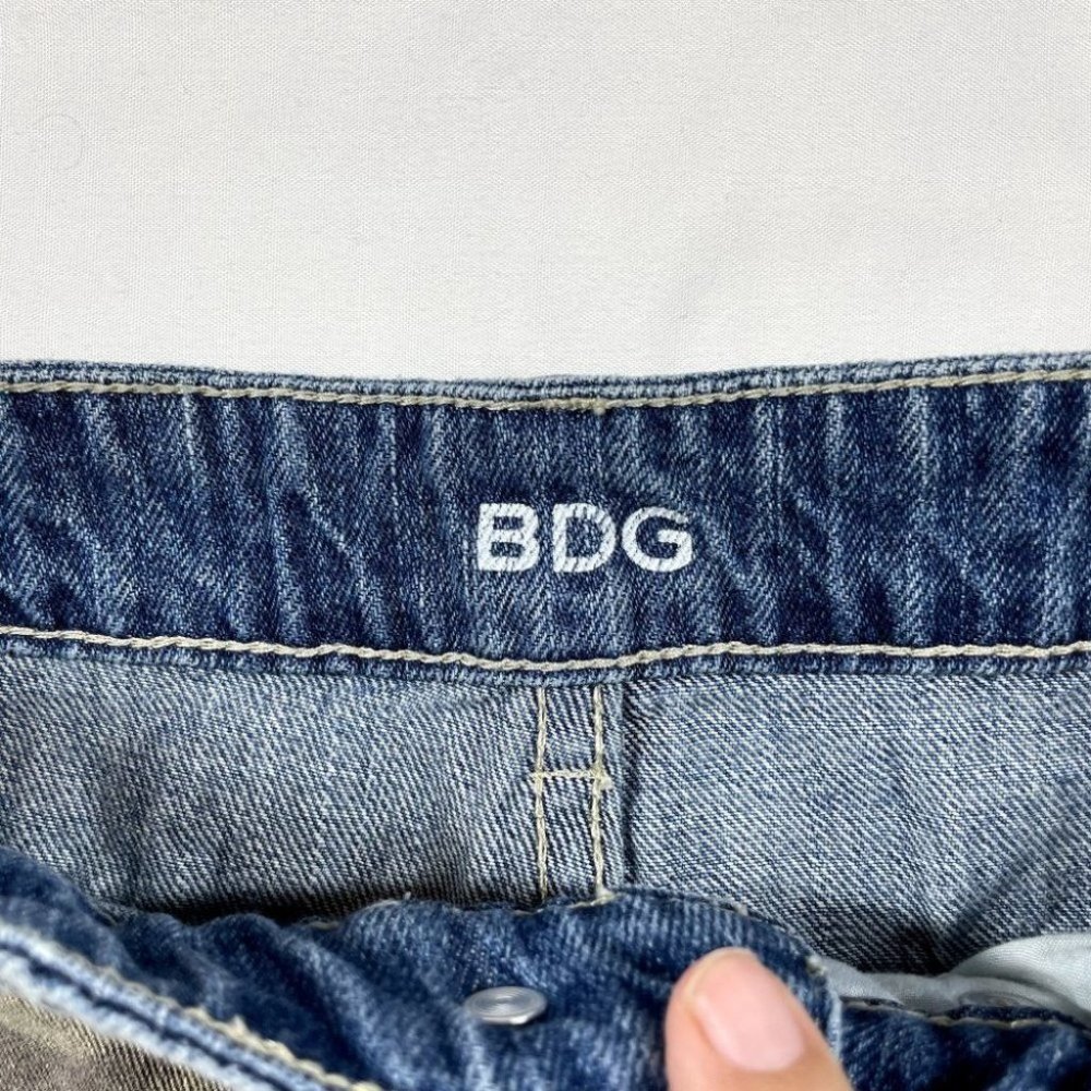BDG UO high rise dree cheeky camo denim shorts size 27w raw hem 12" rise - Picture 4 of 10
